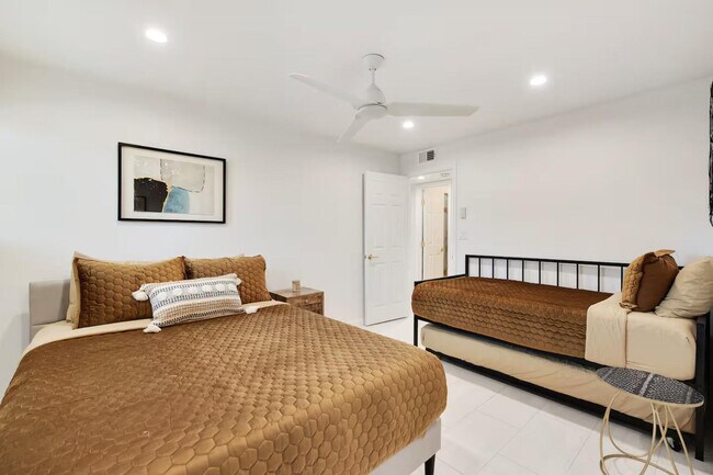 Building Photo - 4917 N 73rd St