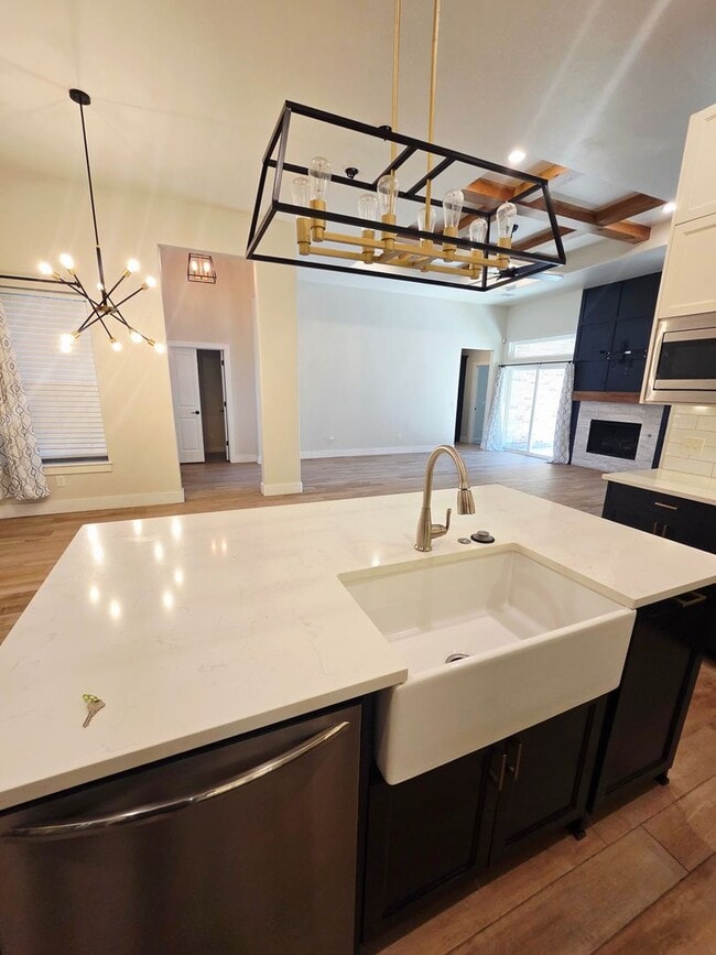 Building Photo - Welcome Home!