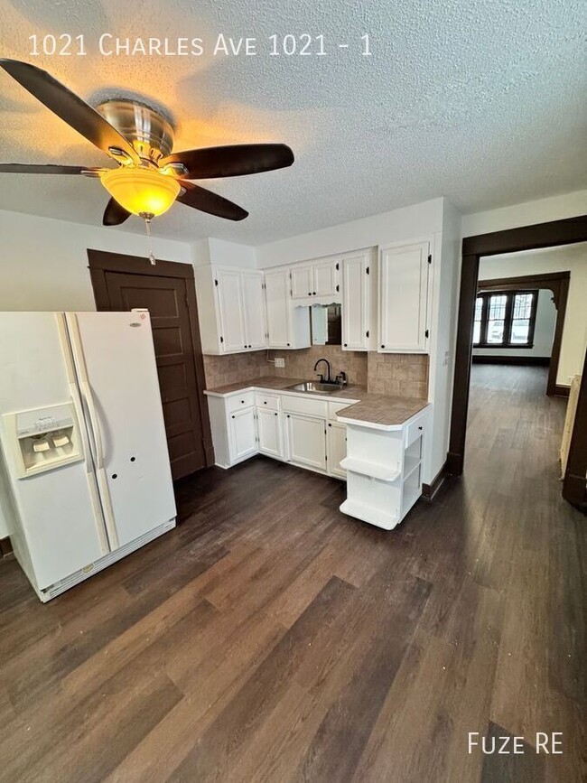 Building Photo - 1021 Charles Ave