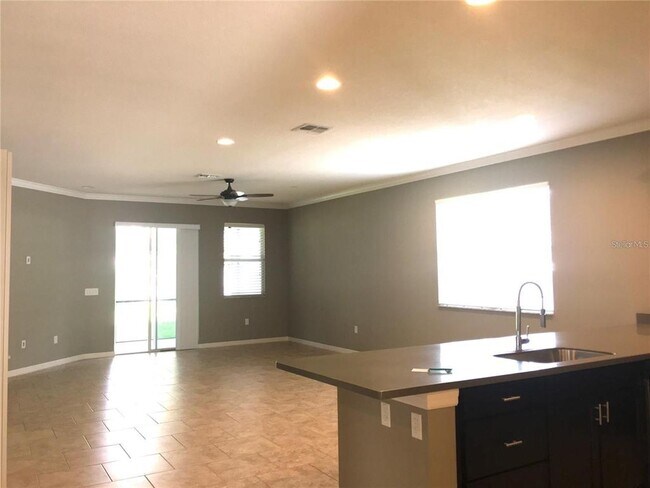 Building Photo - 11873 Verrazano Dr