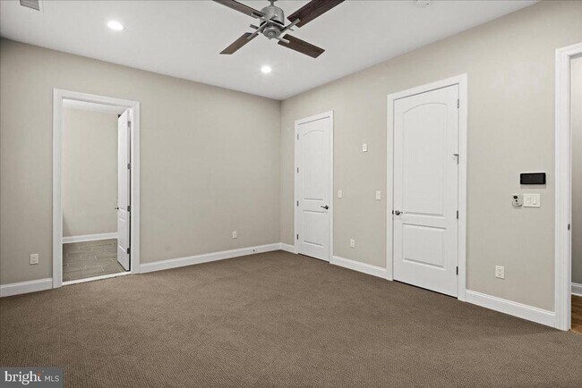 Building Photo - 48 Samjan Cir