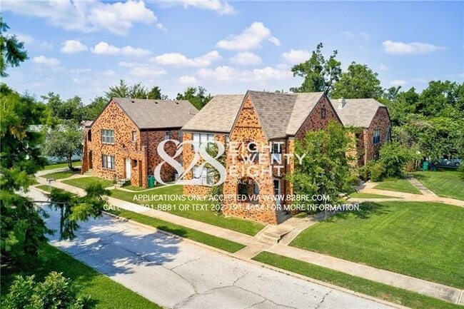 Building Photo - 1/2 OFF THE FIRST MONTH'S RENT! CUTE 1 BED/1 BATH TOWNHOME IN NW OKC AVAILABLE NOW!