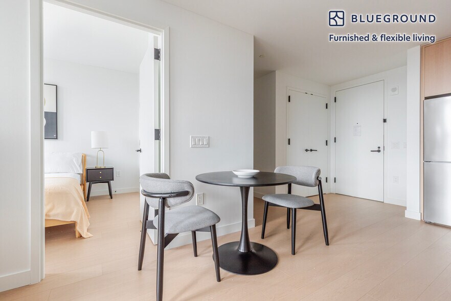 Building Photo - 478 Kent Ave