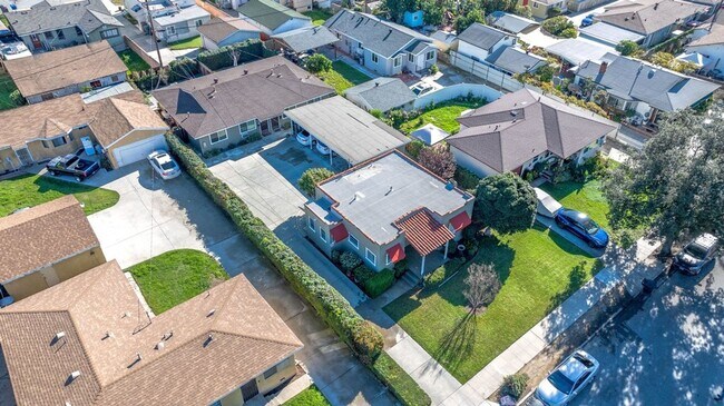 Building Photo - val540