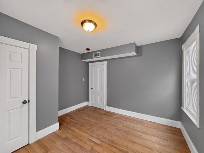 Building Photo - 70 Holbrook Ave