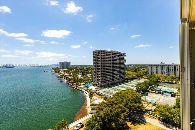 Building Photo - 11111 Biscayne Blvd