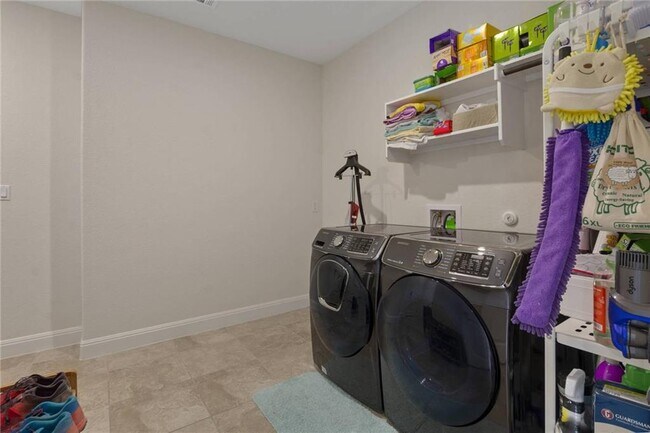Building Photo - 15609 Cabrillo Way
