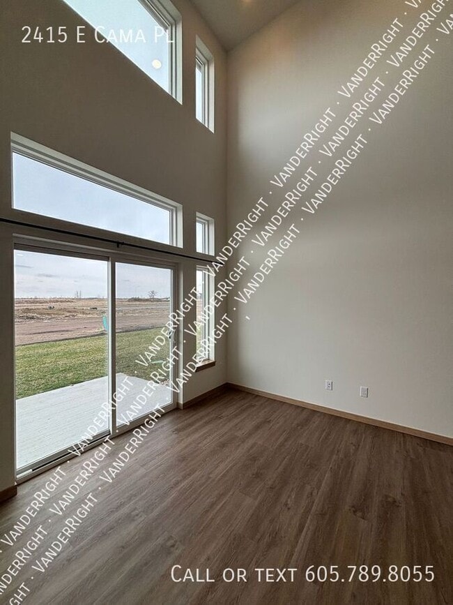 Building Photo - 2415 Cama Pl