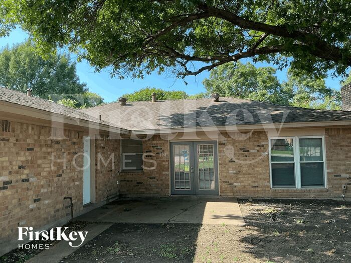 Primary Photo - 818 Madrid Dr