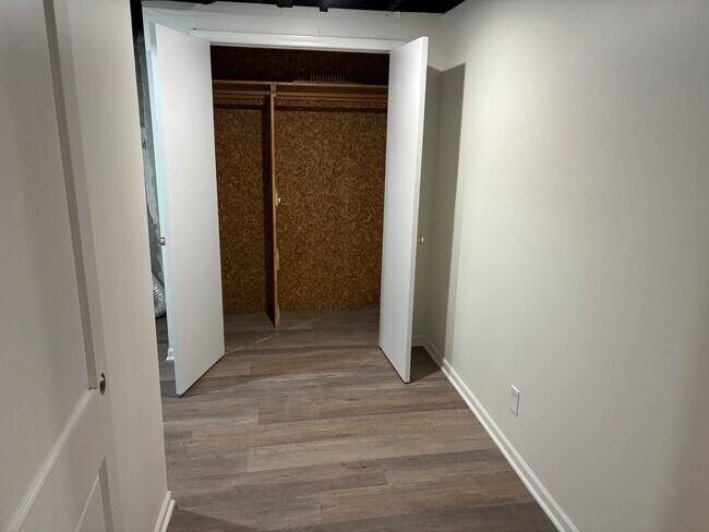 Building Photo - 18377 Pleasant View Dr