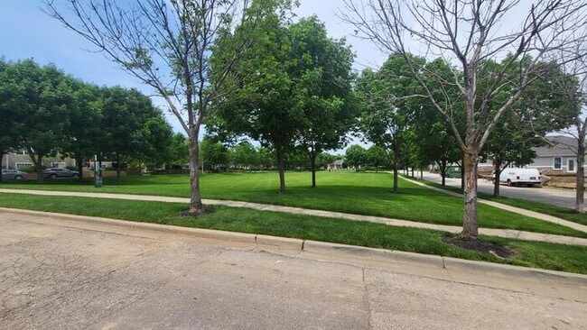 Building Photo - Maintenance free living in Blue Valley School district