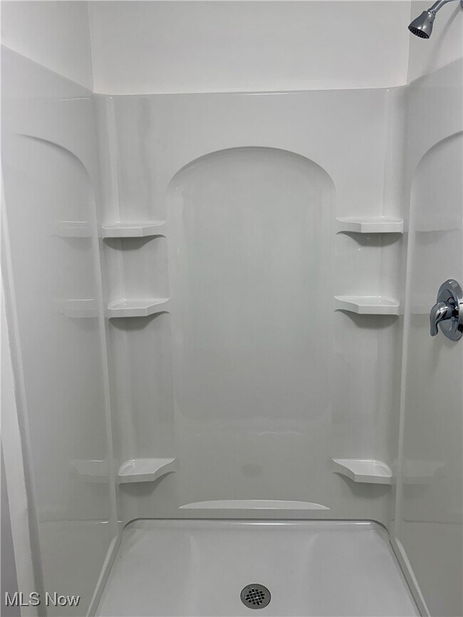 Building Photo - 1085 Sunhaven Dr