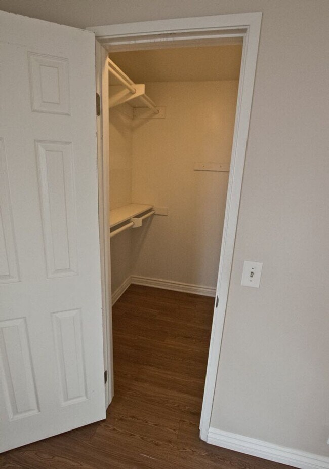 Building Photo - Beautiful 4BR/3 Full BA single family home with large yard