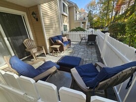 Building Photo - 25 Sweetgum Ln