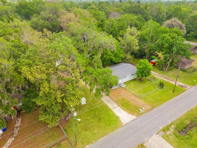 Building Photo - Fully Remodeled 2-Bedroom Home in Prime Or...