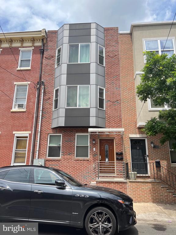 Primary Photo - 1113 Wallace St