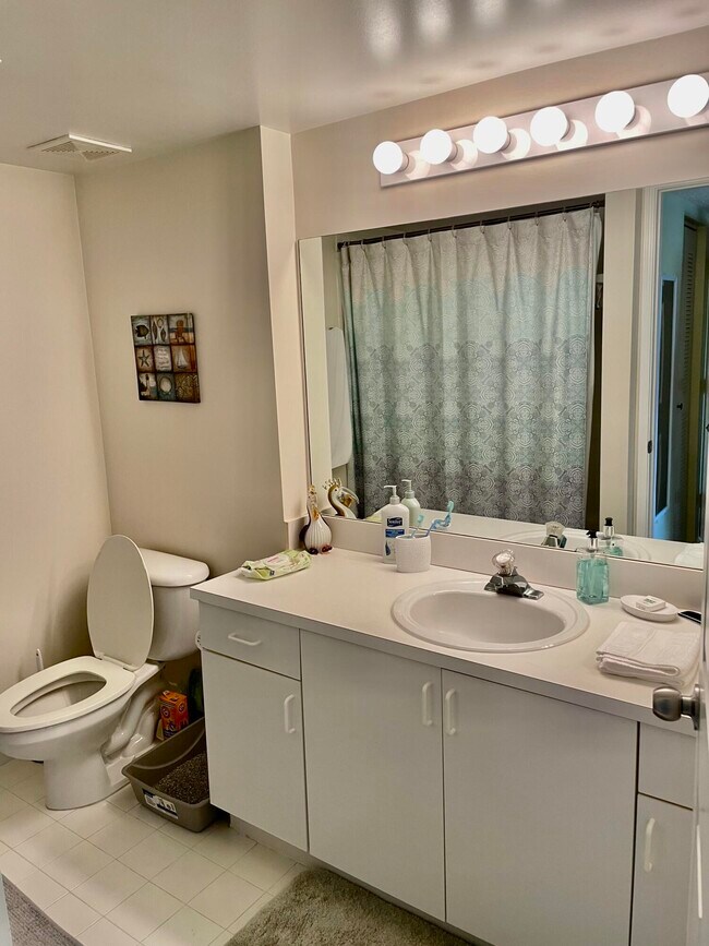 Building Photo - 266 Village Blvd