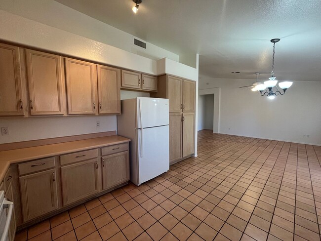 Building Photo - 4 Weeks of Free Rent! - Three bedroom Sing...
