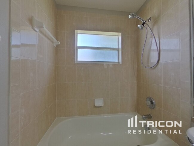 Building Photo - 7956 Floradora Dr