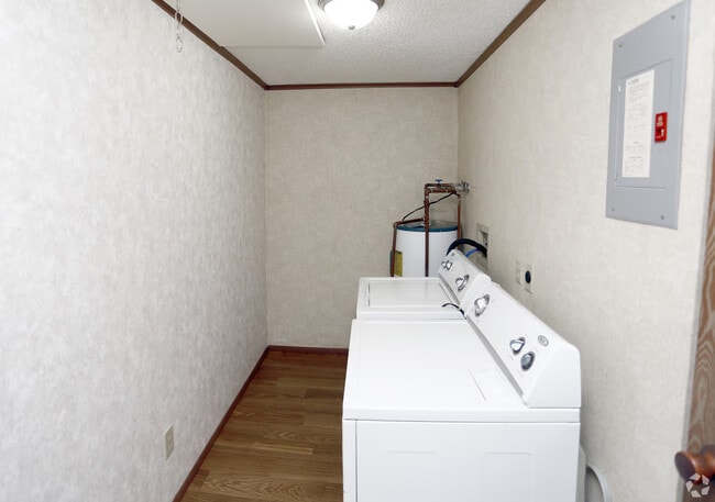 Building Photo - 419 Brunswick-