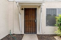 Building Photo - Almond Ave