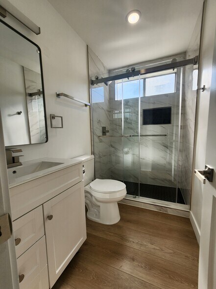 Building Photo - 2336 34th St