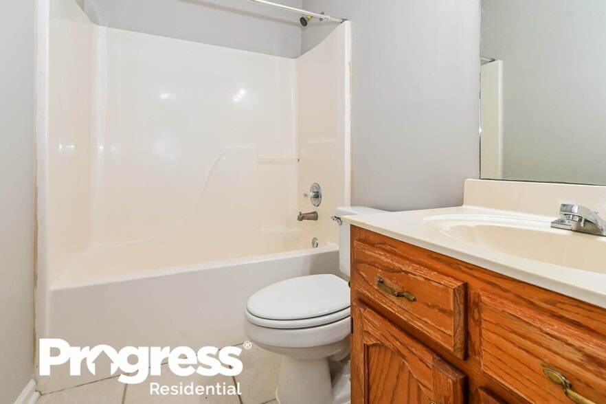 Building Photo - 4060 Triple Crown Loop N