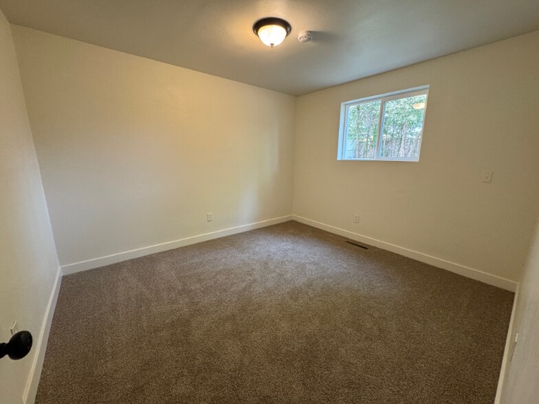 Building Photo - 806 Meeker St