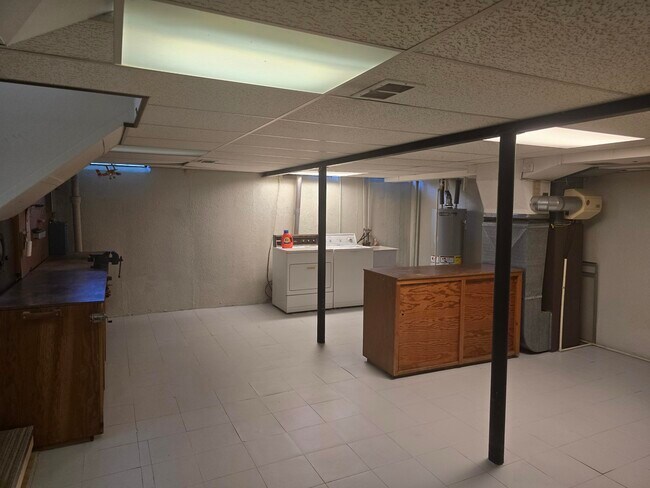 Building Photo - 15353 Huff