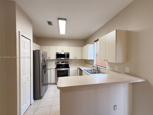 Building Photo - 13741 SW 274th Terrace