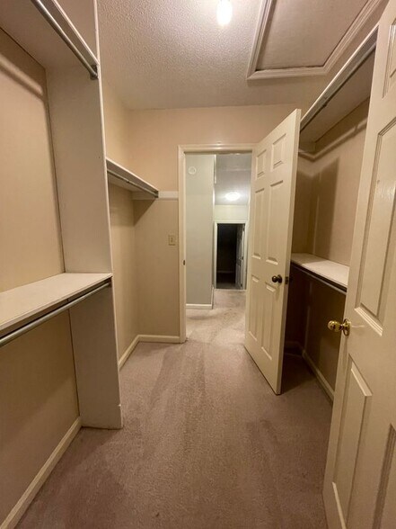 Building Photo - 2157 Vaden Village Dr