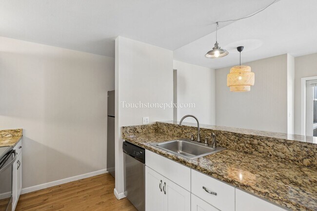 Building Photo - 1630 S Harbor Way