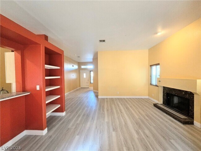 Building Photo - 437 Mayan Dr