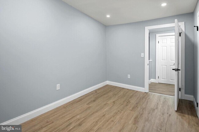 Building Photo - 2112 Eastern Ave