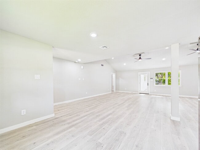 Building Photo - 135 Highland Terrace Dr