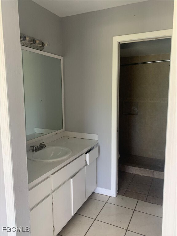 Building Photo - 650 Creuset Ave S