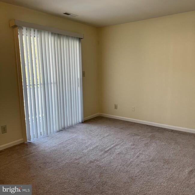 Building Photo - 41 Smokewood Ct