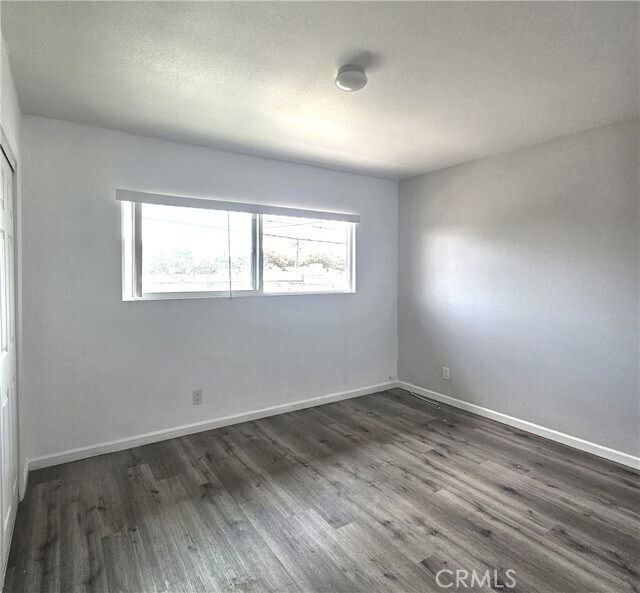 Building Photo - 320 E Hullett St