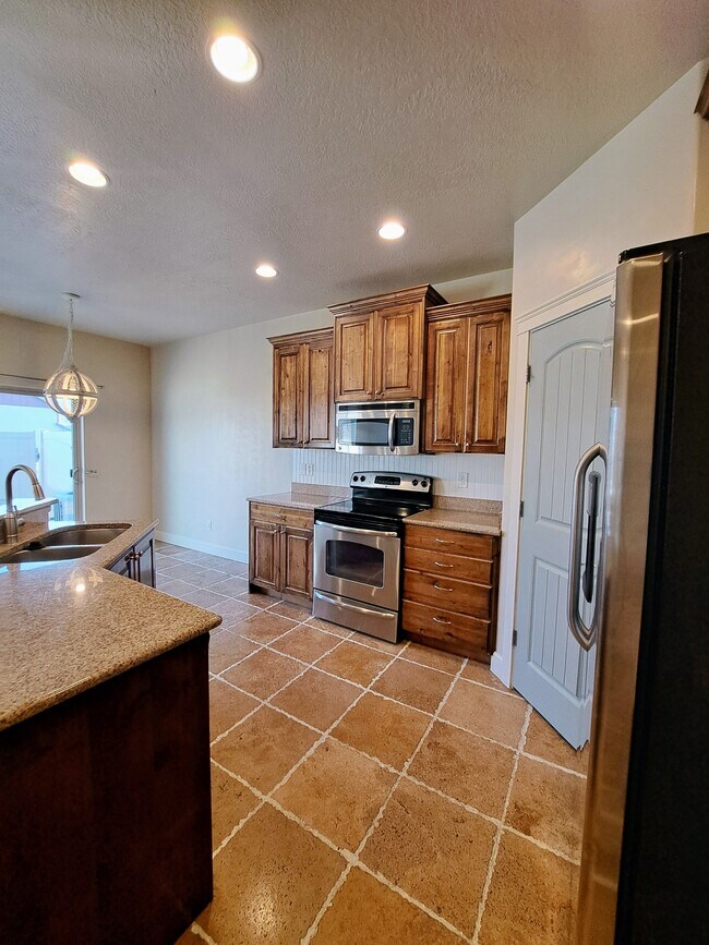 Building Photo - 1238 Baycrest Dr