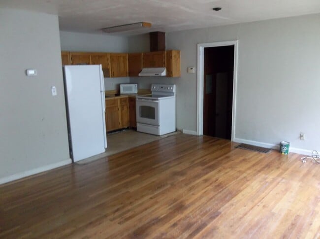 Building Photo - 390 Prince St