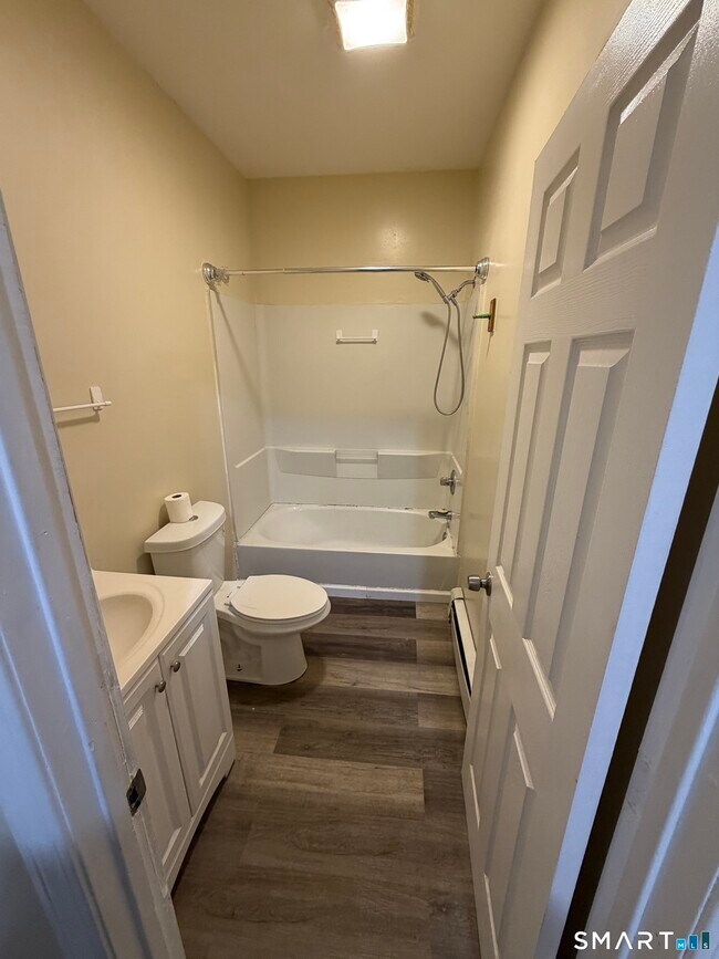 Building Photo - 134 Hazel St