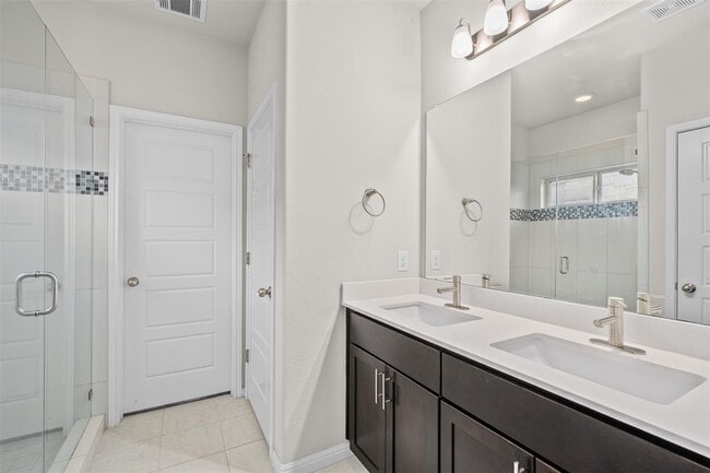 Building Photo - 3240 E Whitestone Blvd