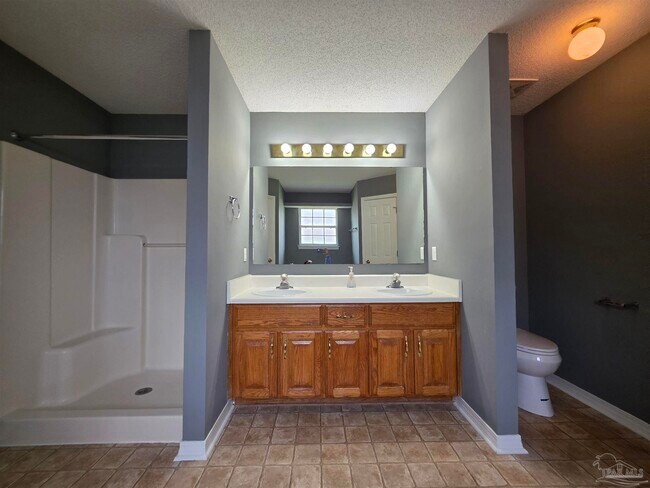 Building Photo - 6024 Yellow Rose Dr