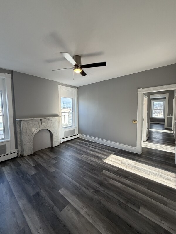 Building Photo - 241 Saratoga St