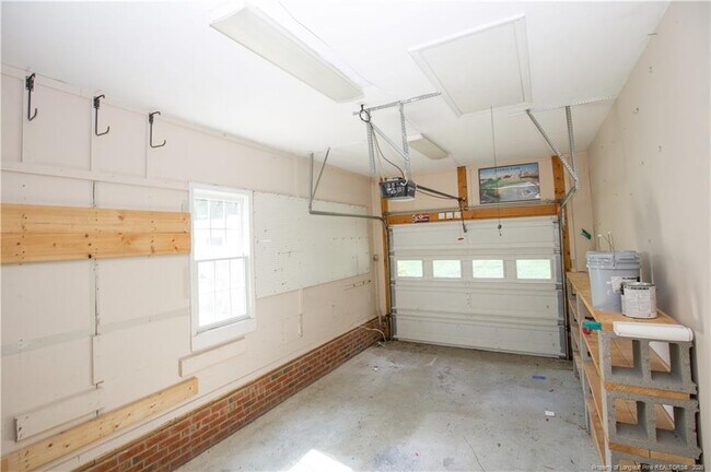 Building Photo - 184 Olde Farm Rd