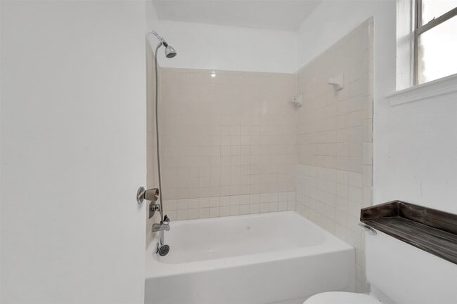 Building Photo - 14830 Keelby Dr