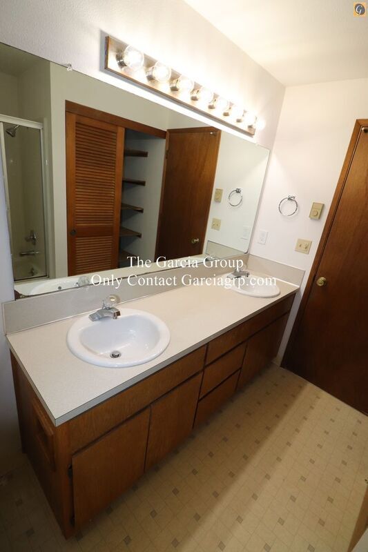 Building Photo - 10634 SW 49th Ave