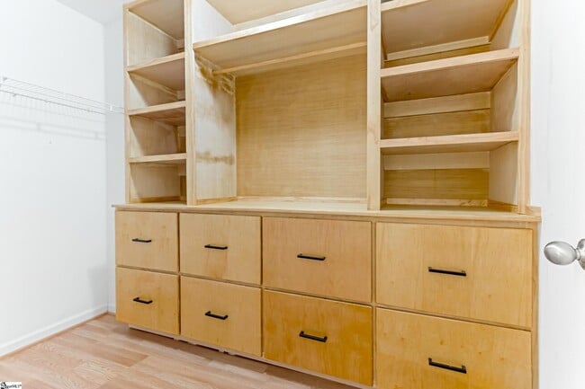 Building Photo - 301 Carnahan Dr