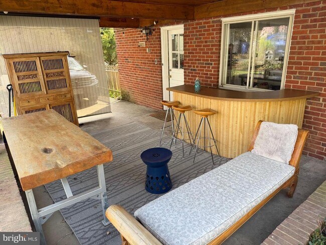 Building Photo - 2101 N Nottingham St