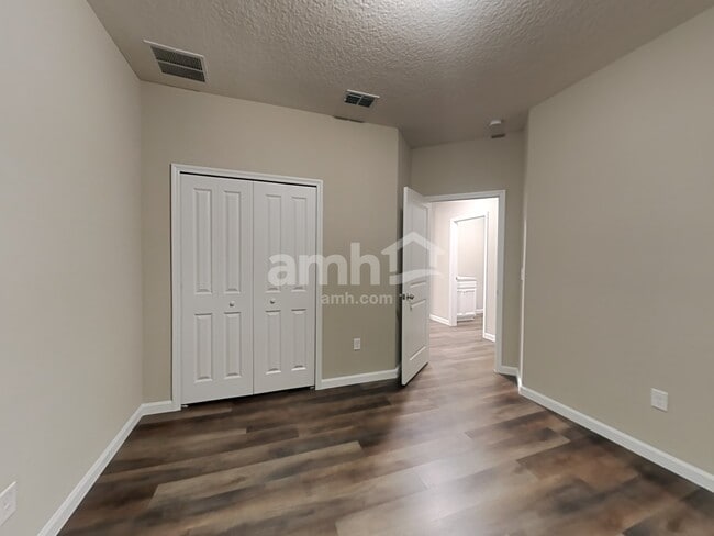 Building Photo - 262 Hemlock Point
